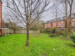 Communal Garden- click for photo gallery